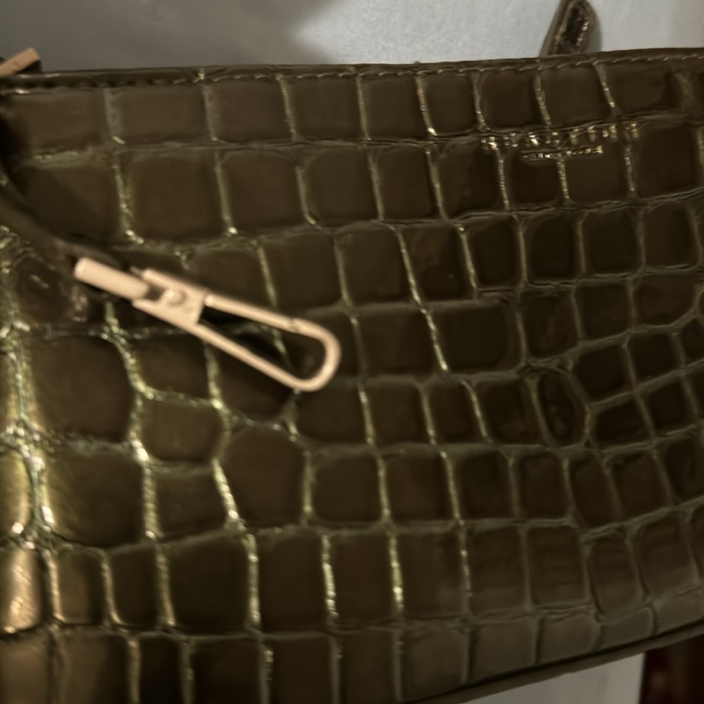 Kenneth Kole Reaction Mini Pebble Purse Metallic Pine - Picture 6 of 7